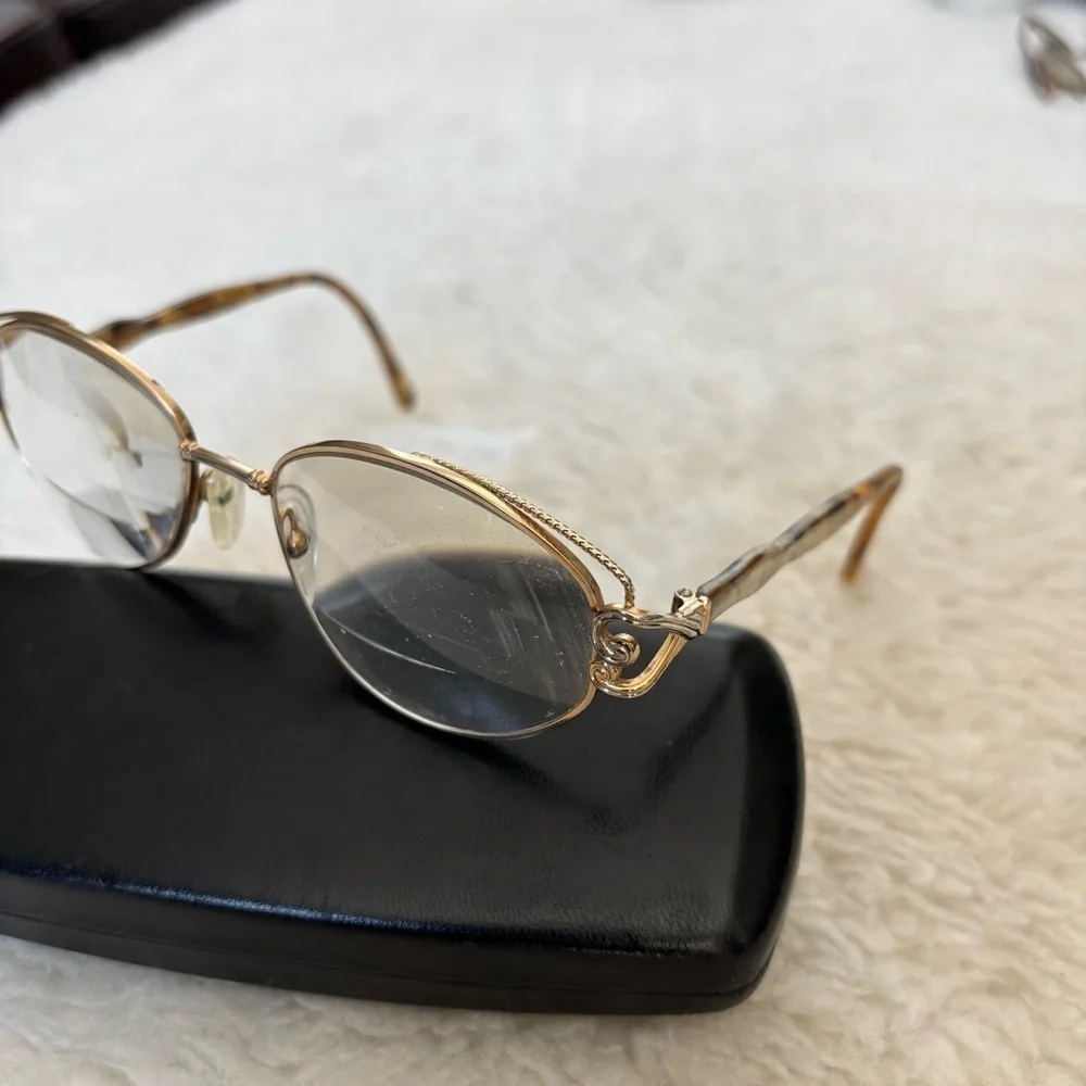 Tura Vintage Gold tone Eyeglasses Frame only w/ Case